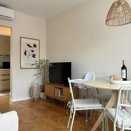 Rookiec Apartment *